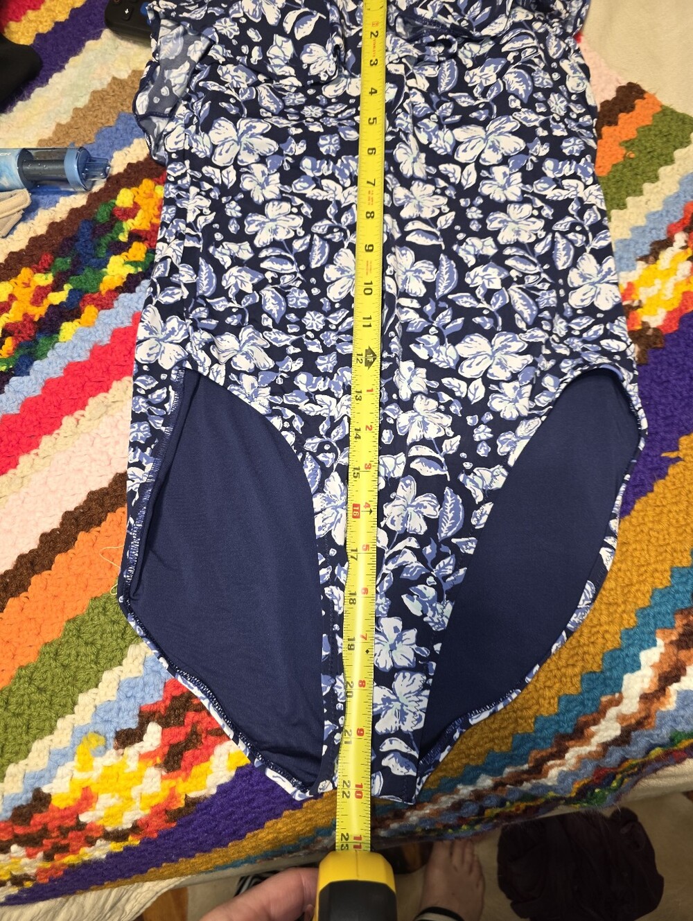 Vineyard Vines Womens Navy & White Floral One-Shoulder Swimsuit Sz S - Picture 6 of 7